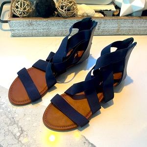 Women’s Dream Pairs sandals in navy blue 8.5